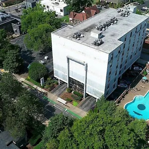 https://elvis-but-modernized-3-beds-pool-parking.nashville-hotels.org